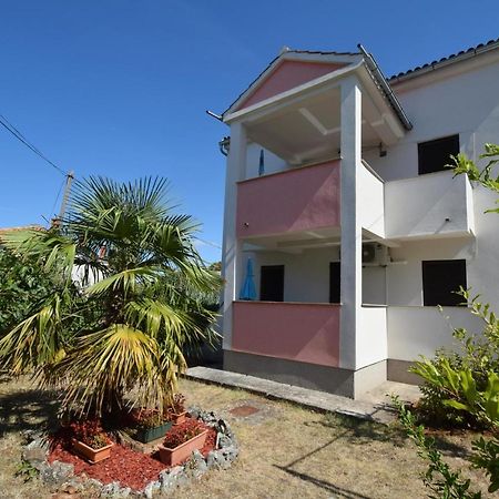 Apartments Petrovic Malinska Buitenkant foto
